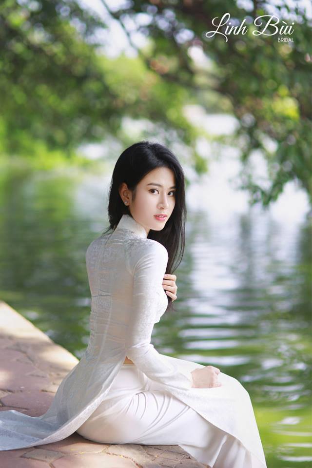 秘書邊打電話邊被躁h