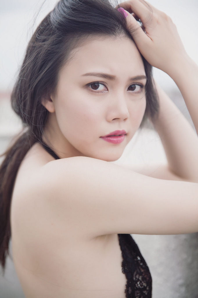 他趴在她的兩腿間瘋狂免費(fèi)看