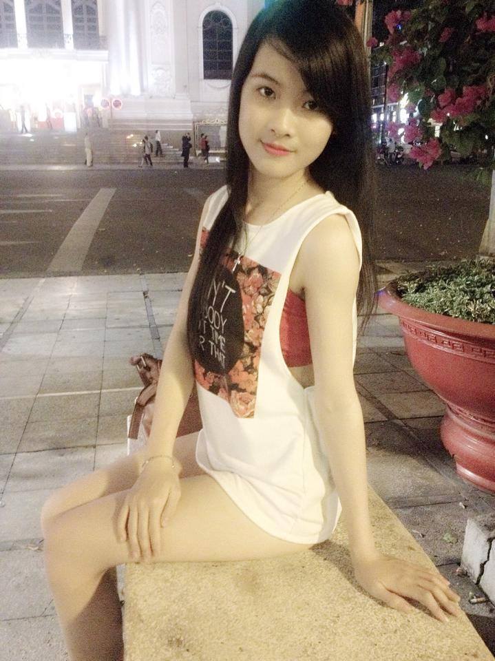 豐滿(mǎn)大乳的老師